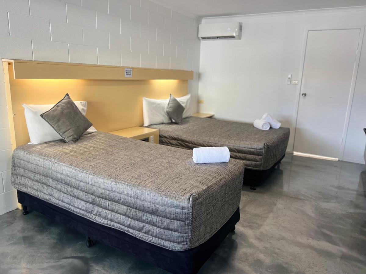 Y Motels Rockhampton Kültér fotó