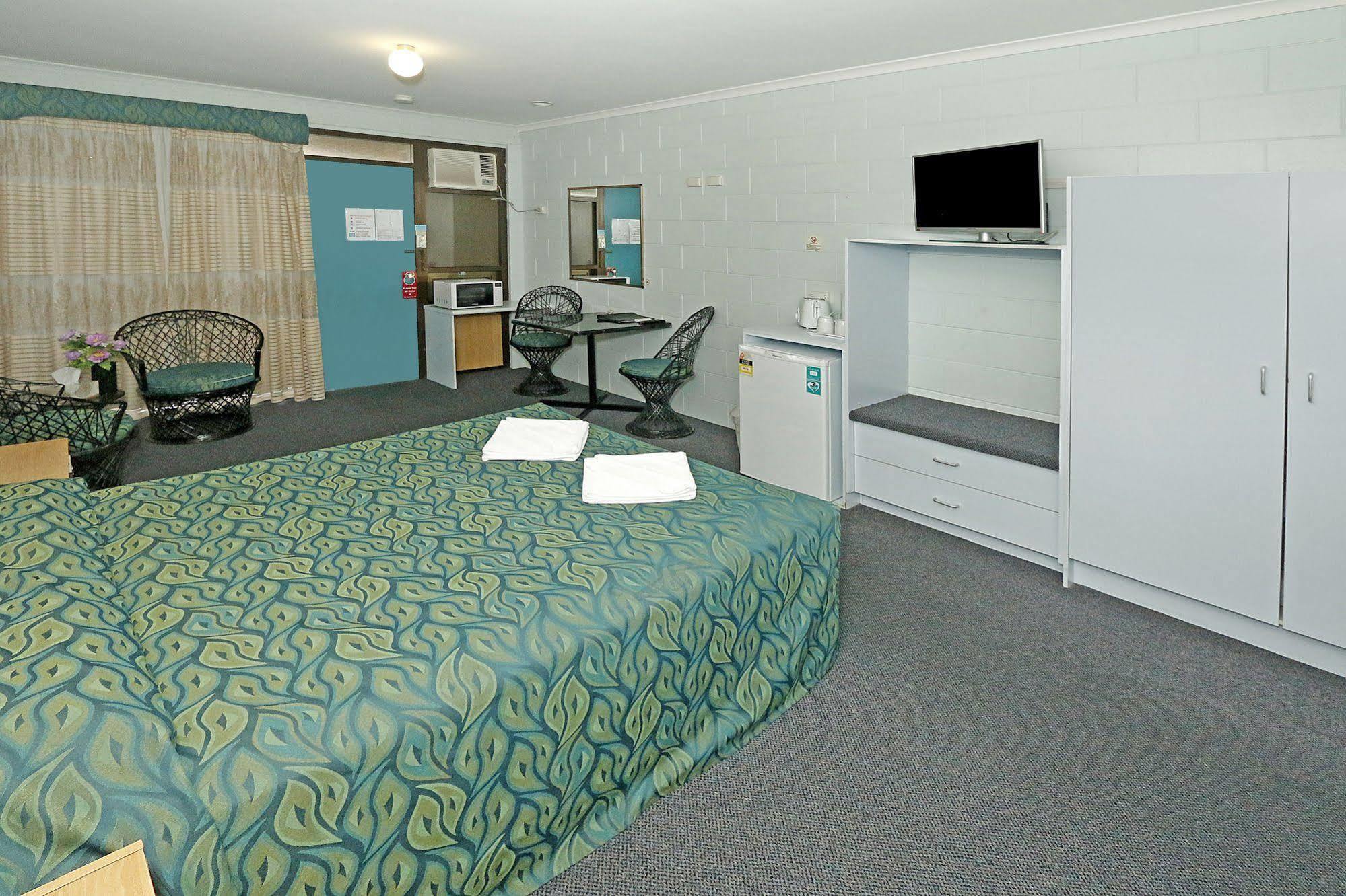 Y Motels Rockhampton Kültér fotó