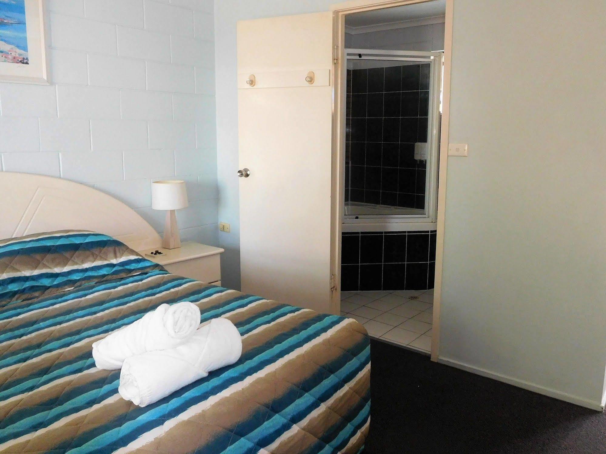 Y Motels Rockhampton Kültér fotó