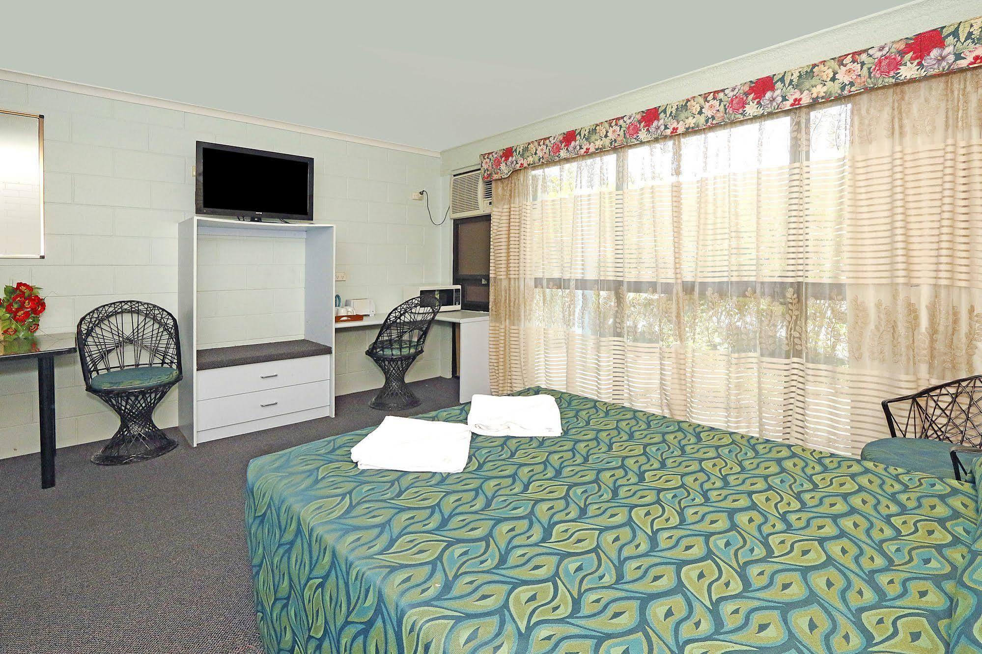 Y Motels Rockhampton Kültér fotó